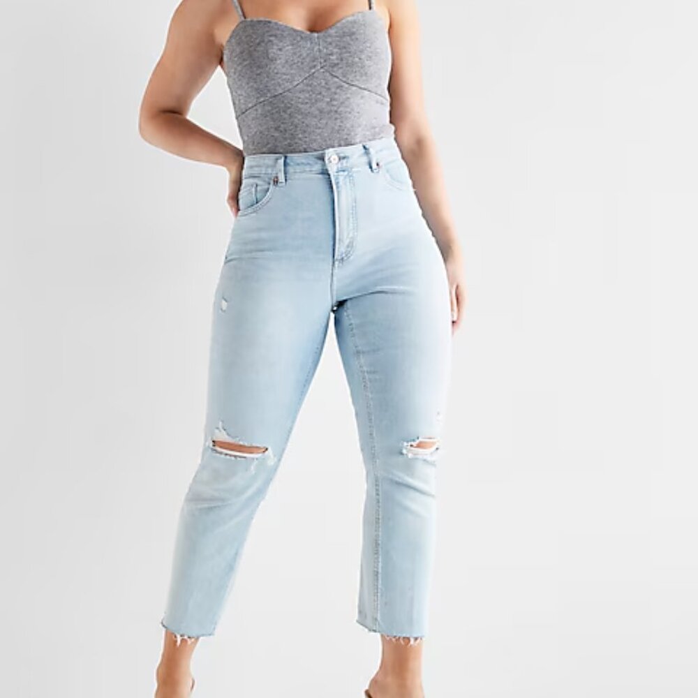 Express Curvy Super High Waisted Mom Light Wash Ripped Cropped Jeans, 6